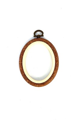  - EMBROIDERY HOOP OVAL PLASTIC NO: 1