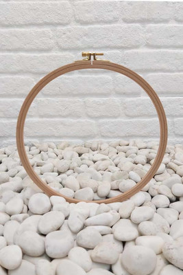 EMBROIDERY HOOP WITH SCREWED ROUND WOOD 8 MM NO: 6 - Thumbnail